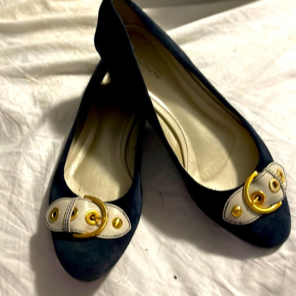 Beautiful suede navy flats by Talbots in a size 10 with a gray buckle on toe